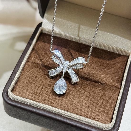 Graff Butterfly Diamond Short Necklace in Silver