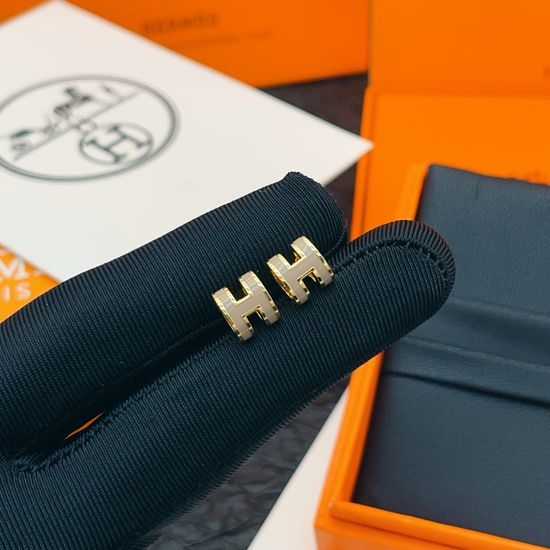 Hermes Gray Minimalist Shape Gold Stud Earrings