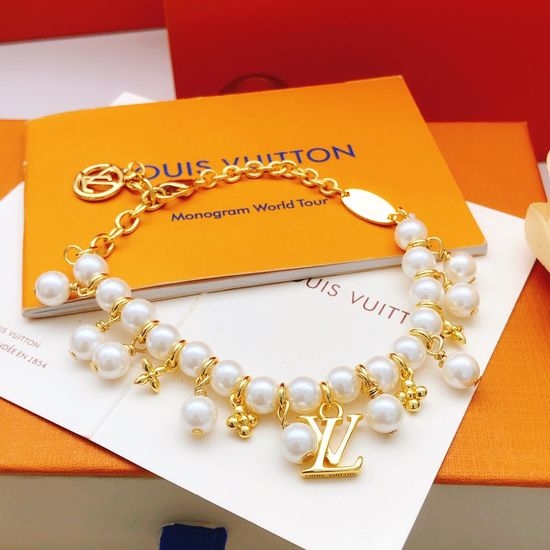 Louis Vuitton LV Pearl Pendant Charm Bracelet