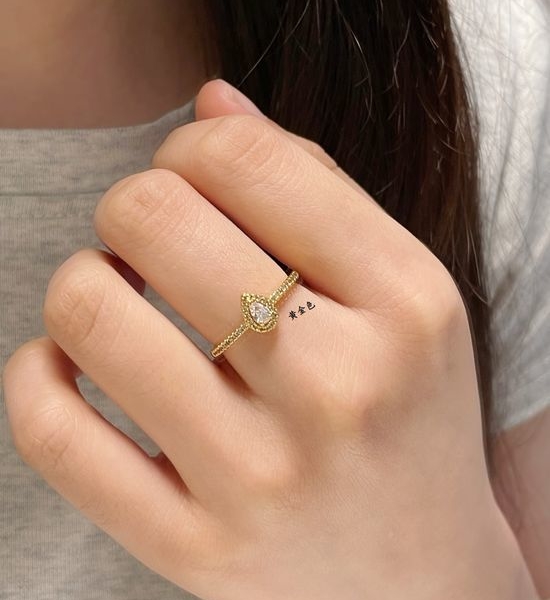 Messika Full Diamond Teardrop Band Ring