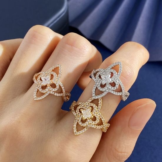 Louis Vuitton LV Hollow Four Leaf Flower Open Ring
