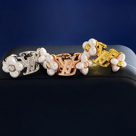 Louis Vuitton LV Mother of Pearl Rhombus Open Ring