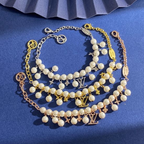 Louis Vuitton LV Pearl Decor Classic Chain Bracelet