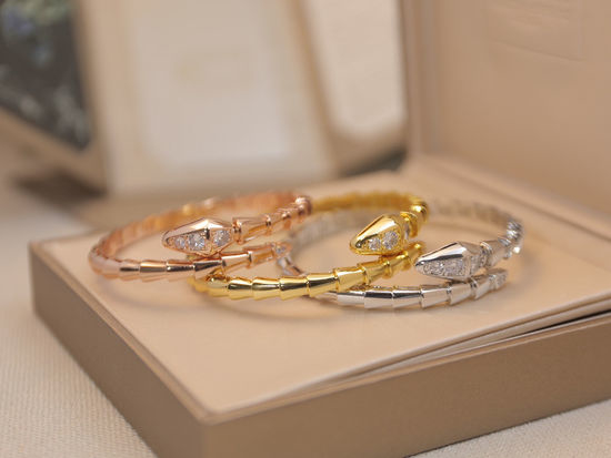 Bvlgari Diamond Inlaid Snake Shape Bangle