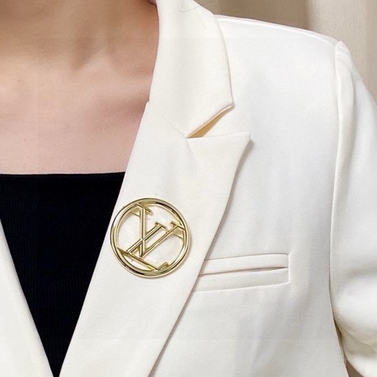 Louis Vuitton LV Multipurpose Shiny Gold Classic Accessory Brooch