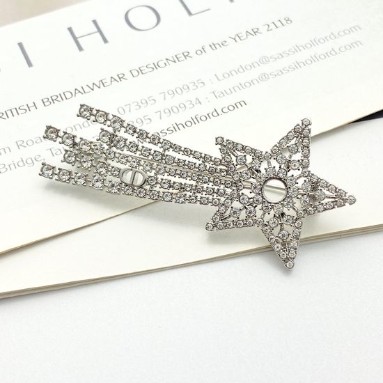 Christian Dior CD Shiny Crystal Star Brooch Elegant Design