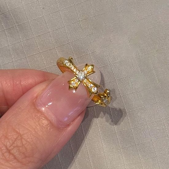 Chrome Hearts Sparkling Cross Inlaid Open Ring Elegant Accessory