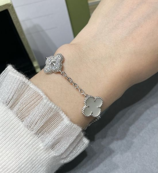 Van Cleef & Arpels VCA White Mother of Pearl Clover Chain Bracelet