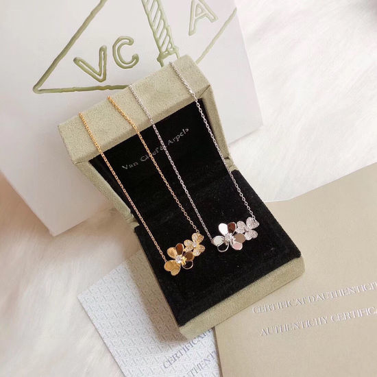 Van Cleef & Arpels VCA Diamond Clover Flower Necklace