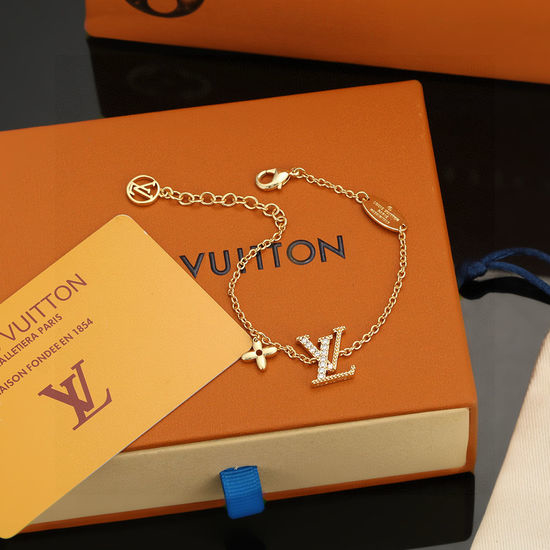 Louis Vuitton LV Gold Letter Bracelet Classic Versatile