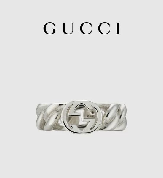 Gucci Sleek Minimalist Metal Band Ring
