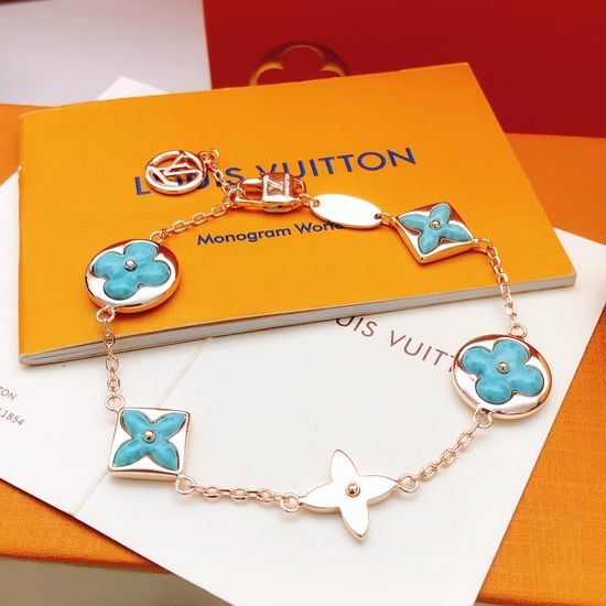 Tiffany & Co. Mother of Pearl Chain Jewelry