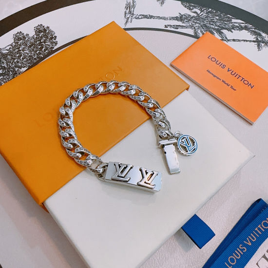 Louis Vuitton LV Vintage Cuban Chain Bracelet for Outfit Matching