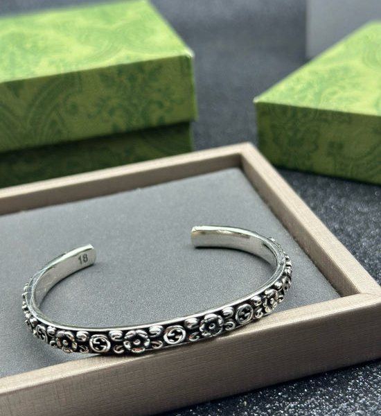 Gucci Vintage Design Bracelet Necklace Set