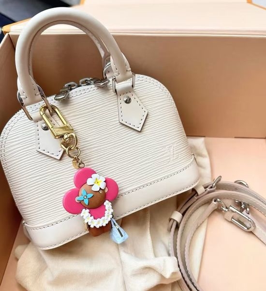 Louis Vuitton LV Elegant Stylish Fashion Jewelry