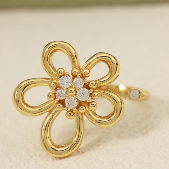 Van Cleef & Arpels VCA Flower Open Ring Adjustable