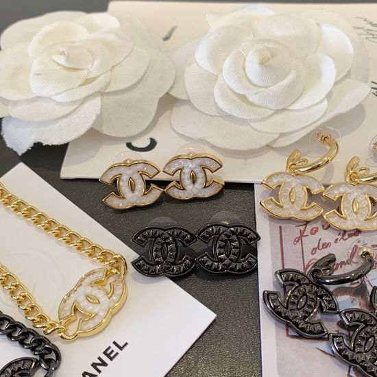 Chanel Quilted Pattern Jewelry Set