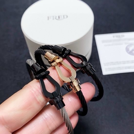 Fred Horseshoe Shape Bracelet Classic Versatile