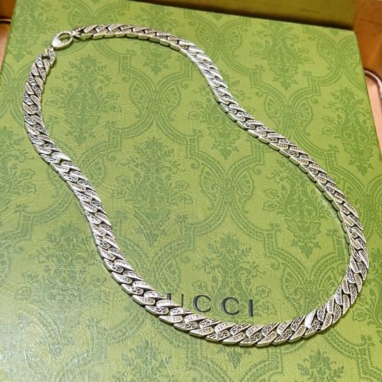 Gucci Vintage Pattern Necklace Elegant Accessories