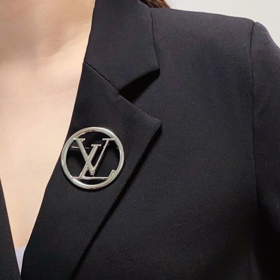 Louis Vuitton LV Versatile Shiny Decorative Clothes Brooch