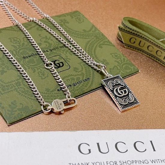 Gucci Classic Pattern Necklace Elegant Versatile Jewelry