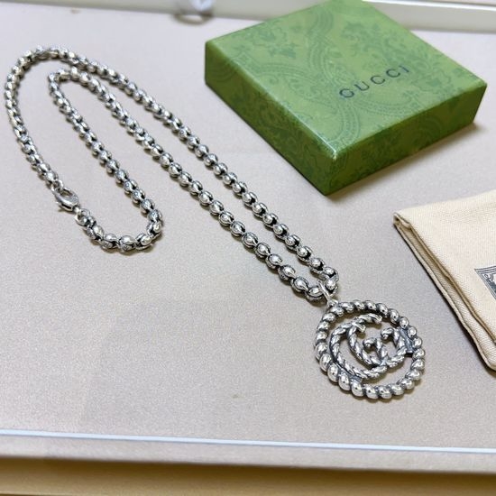 Gucci Retro Pattern Necklace Elegant Wear Accessory