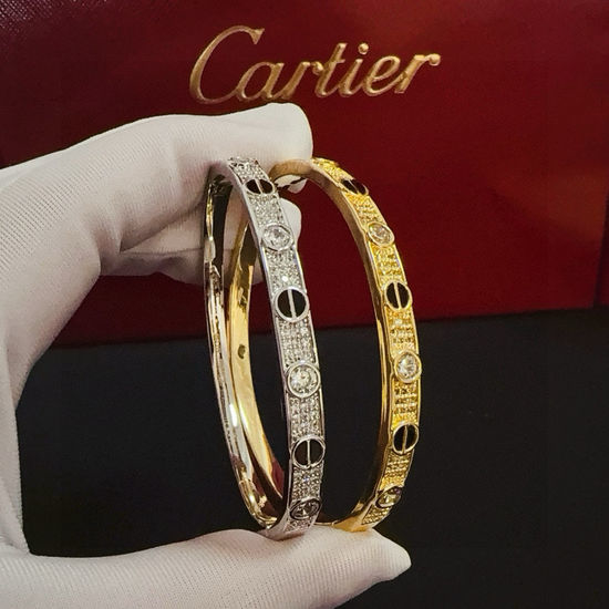 Cartier Interspersed Crystal Bracelet Classic V-Gold Jewelry