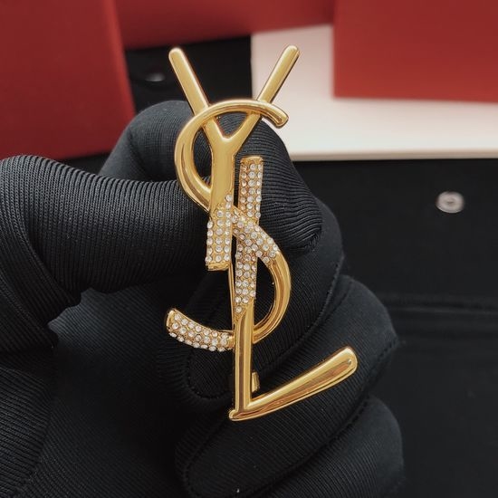 Yves Saint Laurent YSL Diamond-Encrusted Letter Smooth Brooch Brass Material