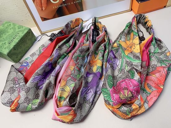 Gucci Floral Print Fashion Headband Elegant Accessory