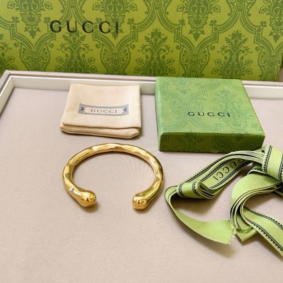Gucci Retro Silver Logo Bangle