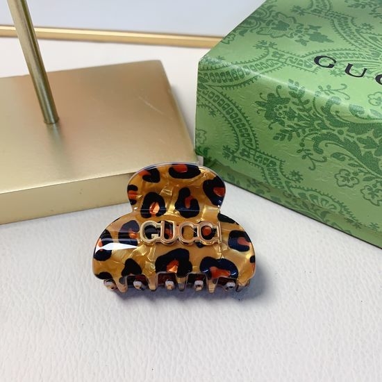 Gucci Leopard Print Acetate Hair Claw Clip
