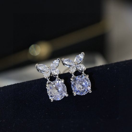 Graff Sparkling Butterfly Design Stud Earrings