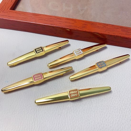 Miu Miu Enamel Alligator Spring Hair Clip