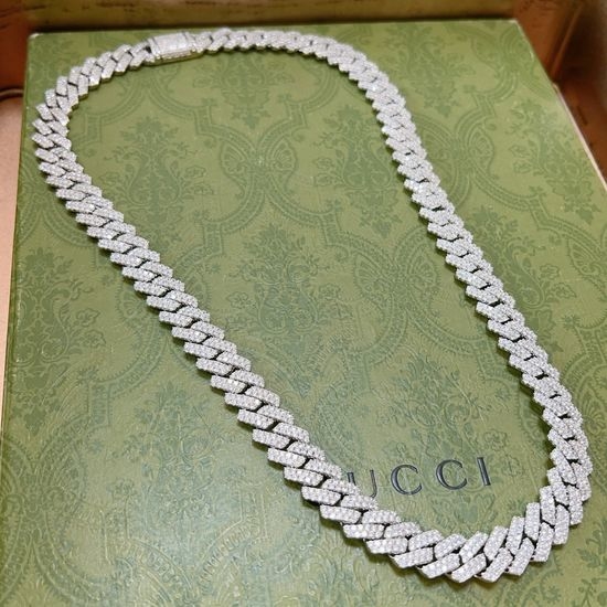 Gucci Diamond-Studded Necklace High Quality Craft