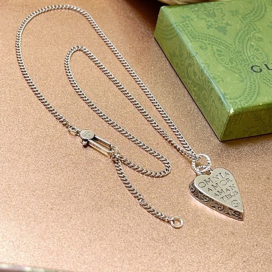 Gucci Luxury Exquisitely Crafted Chain Necklace
