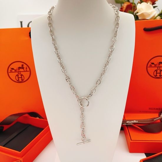 Hermes Silver Polished Classic Pendant Necklace