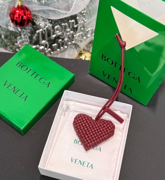 Bottega Veneta BV Hand-woven Heart Bag Pendant Accessories