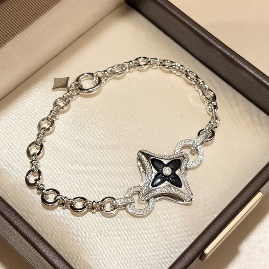 Louis Vuitton LV Full Diamond Clover Charm Bracelet