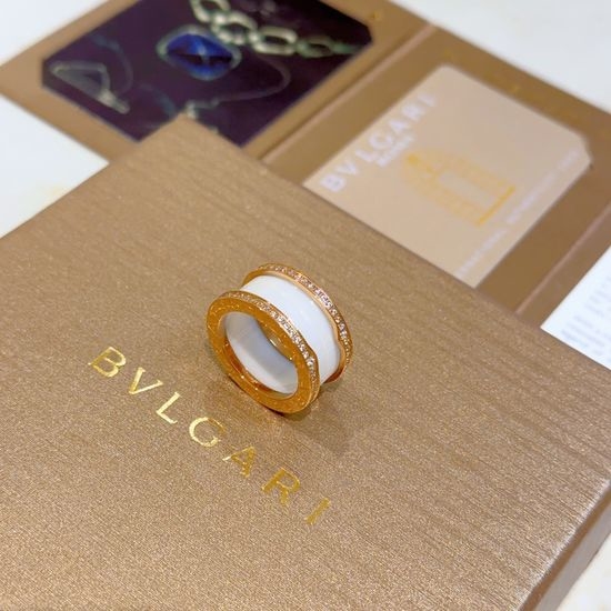 Bvlgari Elegant Three-color Necklace and Ring