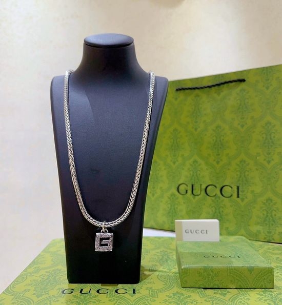 Gucci Classic Palace Design Necklace