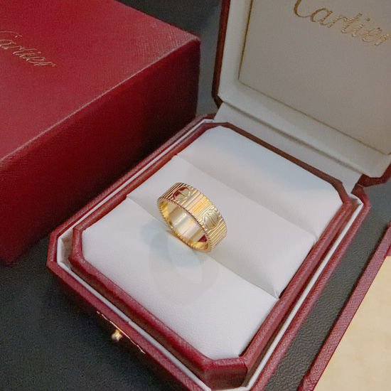 Cartier Classic V-gold Ring Exquisite Craftsmanship