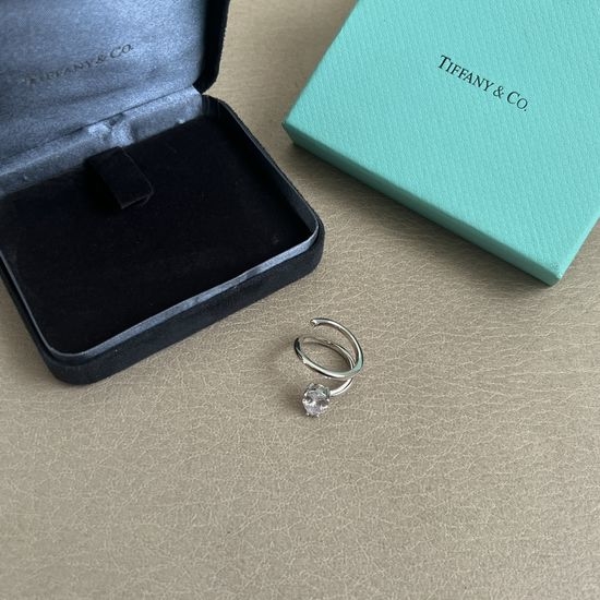 Tiffany & Co. Twisted T Shape Ring