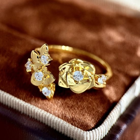 Piaget Stereo Rose Leaf Rhinestone Adjustable Open Ring