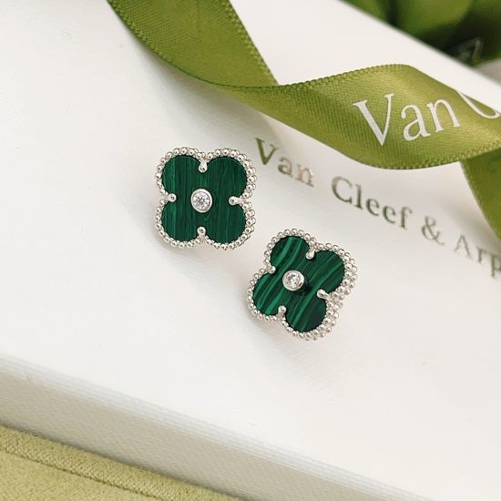 Van Cleef & Arpels VCA Green Mother-of-pearl Clover Single Diamond Earrings