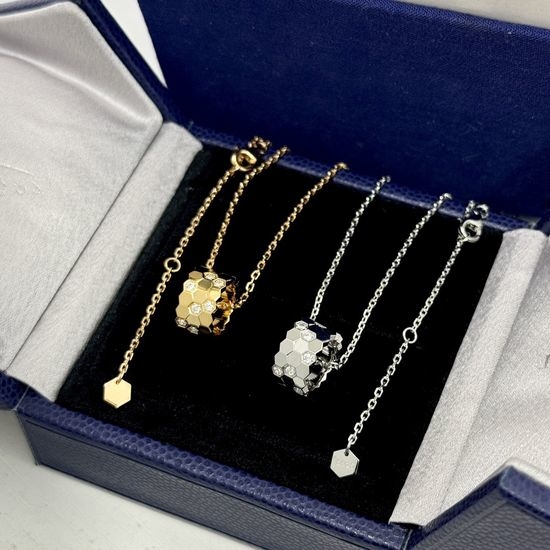 Chaumet Honeycomb Design Circle Necklace