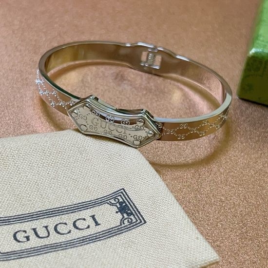 Gucci Vintage Finish Classic Bangle