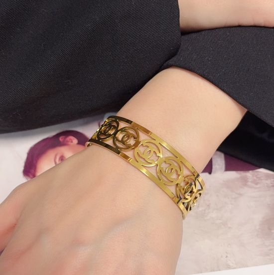 Chanel Unique Double C Hollow Bracelet