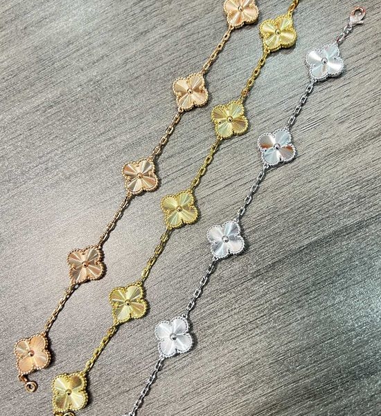 Van Cleef & Arpels VCA Engraved Clover Pattern Bracelet