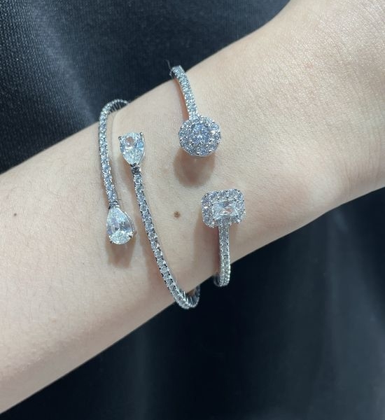 Graff Full Diamond Round Open Bangle