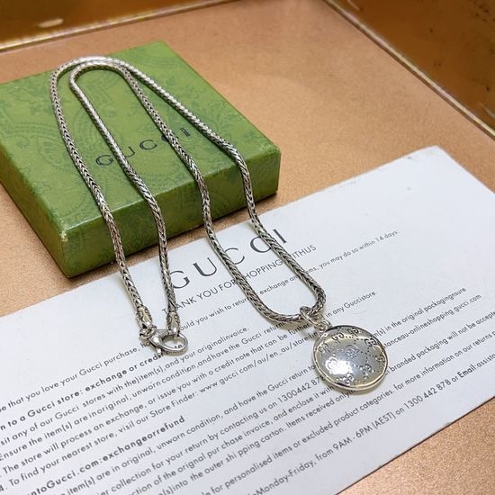 Gucci Classic Vintage Stylish Pendant Necklace